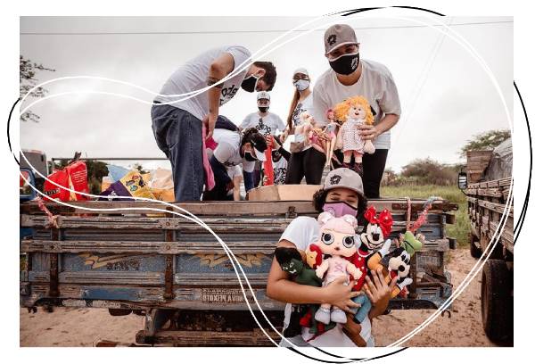 Foto de ação para convidar voluntários